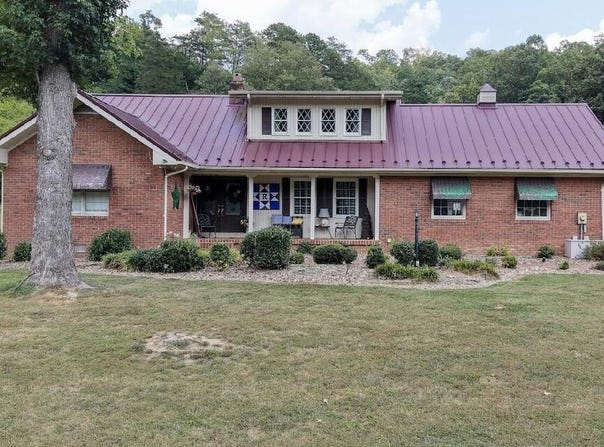 130 Ky. Rt. 1107, Van Lear, KY 41265