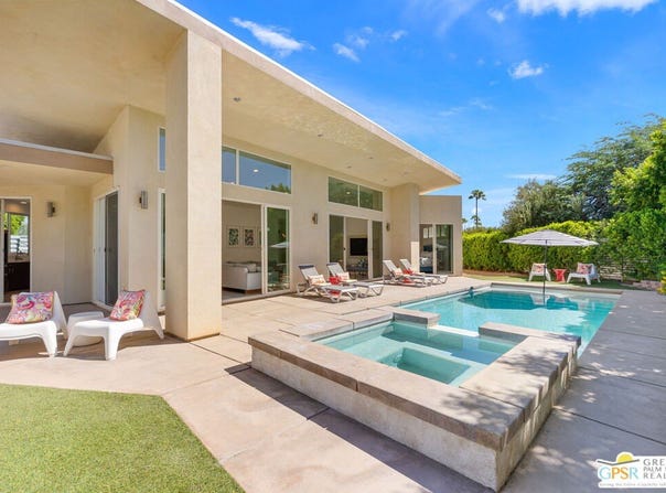 2461 N Junipero Ave, Palm Springs, CA 92262