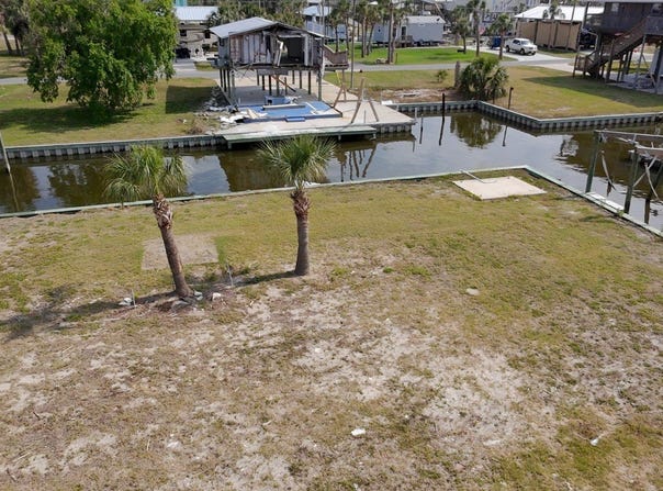 151 8th Ave W, Horseshoe Beach, FL 32648