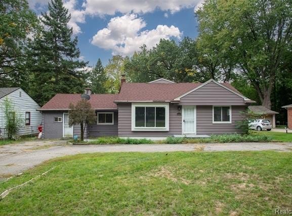 21613 Wallace Drive, Southfield, MI 48075