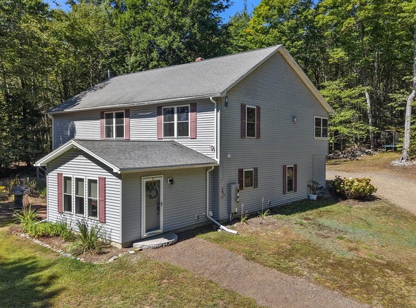 281 Mudgett Road, Newburgh, ME 04444