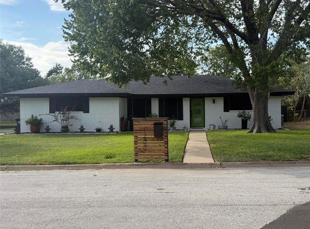 1200 Garden Ln, Bryan, TX 77802