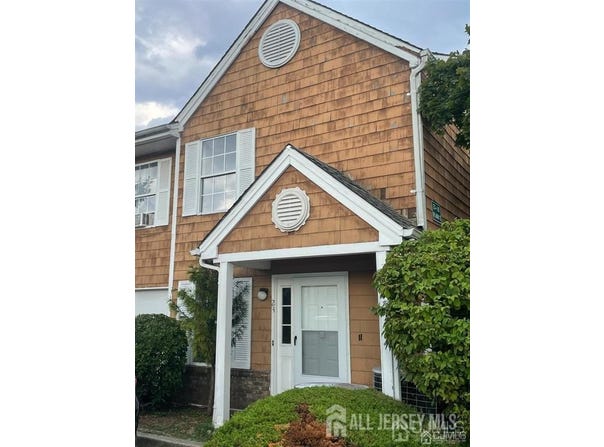 23 Delavan Court, New Brunswick, NJ 0890