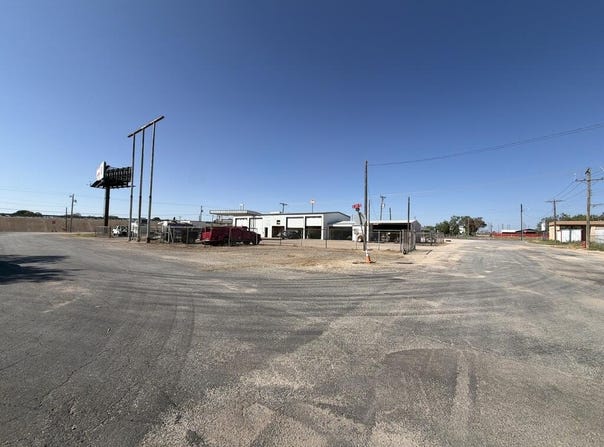 200 S 2nd St, Coahoma, TX 79511