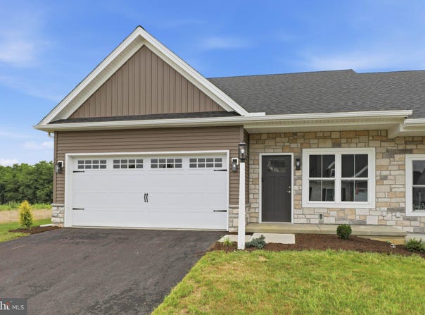 234 PILGRIM Drive, LANCASTER, PA 17603