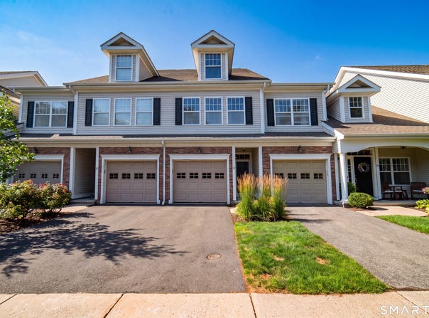 86 Park Place Circle, West Hartford, CT 06110