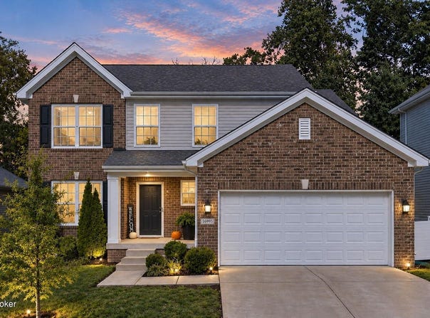 16995 Green Crest Ln, Louisville, KY 40245