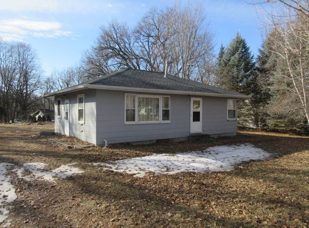 246 State St, Jackson, MN 56143