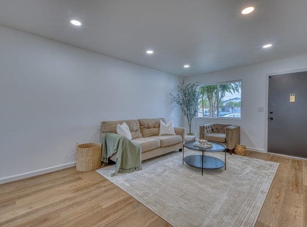 520 Calaveras DR, SALINAS, CA 93906