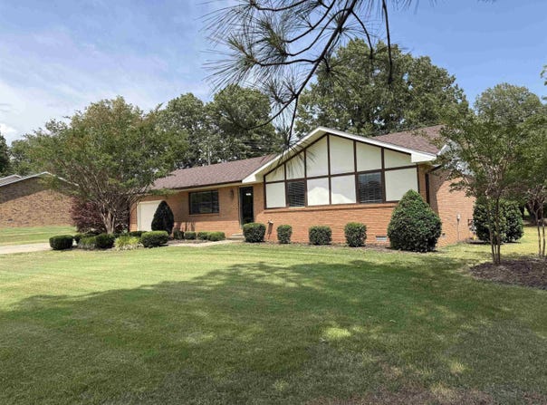 755 N 12th Ave, Piggott, AR 72454