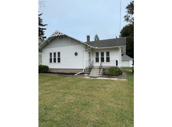 404 E Maple Street, Clyde, OH 43410