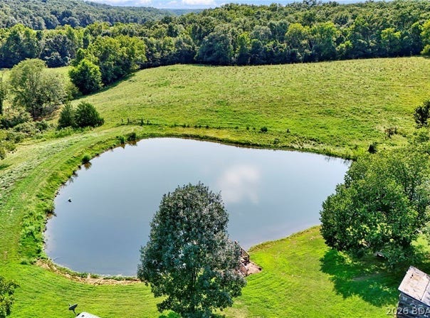 25098 J Highway, Versailles, MO 65084