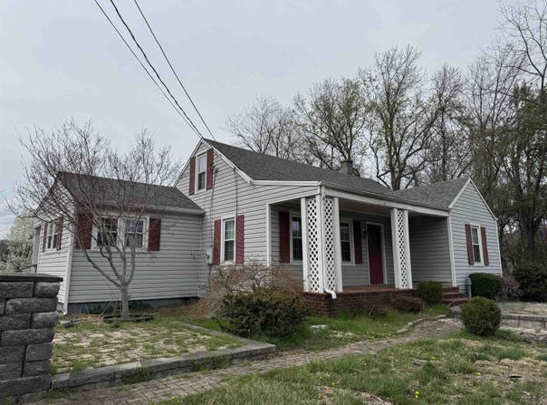 1932 SPRINGHILL RD, STAUNTON, VA 24401