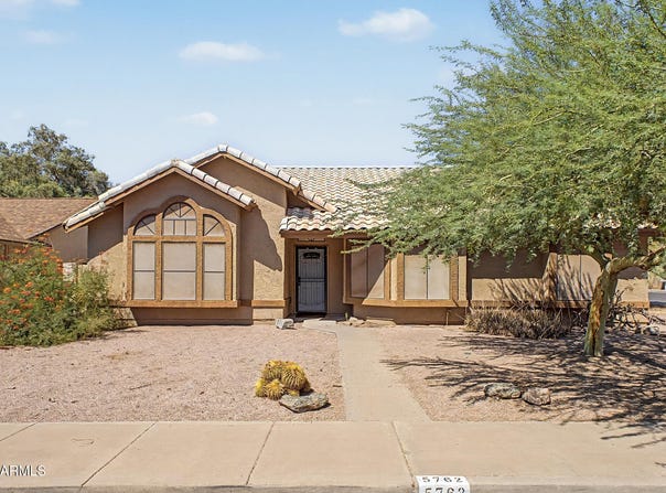 5762 E ELLIS Street, Mesa, AZ 85205