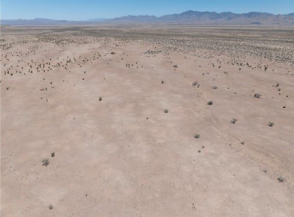 18019 N Matthew Rd, Dolan Springs, AZ 86441