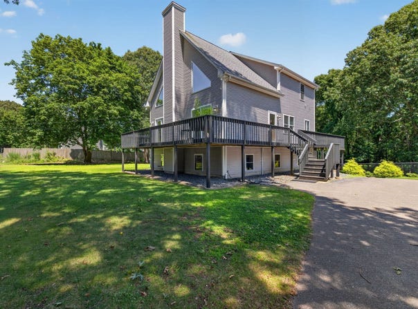 9 Broadview Ave, Berkley, MA 02779