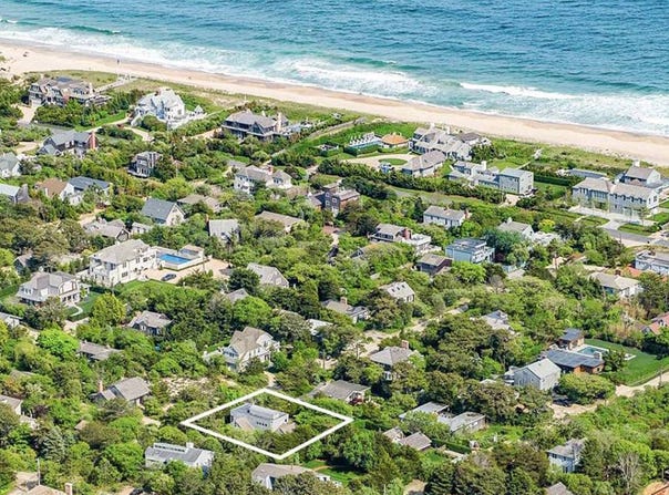 54 Gardiner Dr, Amagansett, NY 11930