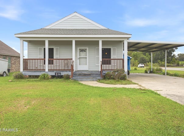 8902 Rue Blanc, Abbeville, LA 70510
