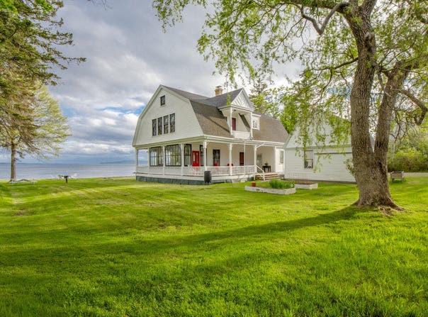 8 Navy Street Ext., Searsport, ME 04974