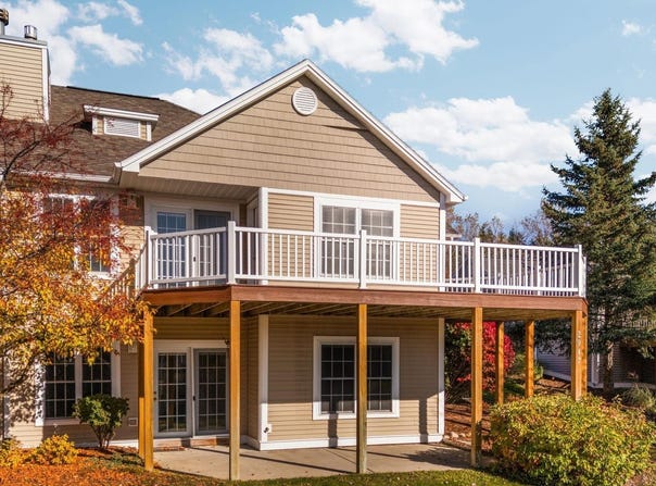 2947 Crown Pointe Drive, Traverse City, MI 49685