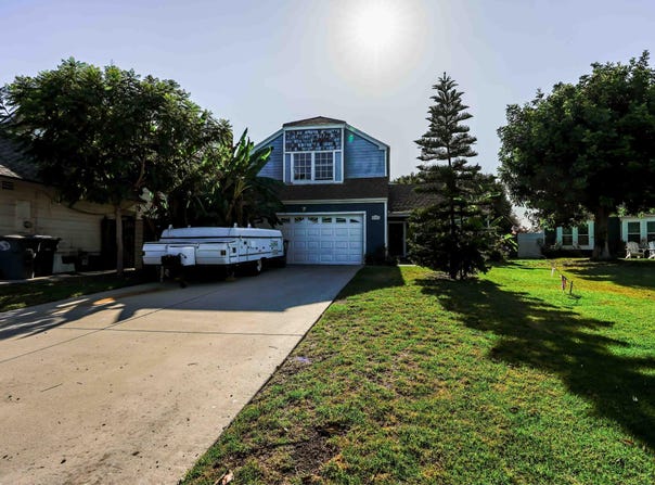 1977 El Cajon Circle, Oxnard, CA 93035