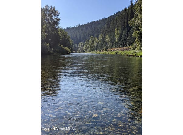 10667 Old River Rd, Kingston, ID 83839