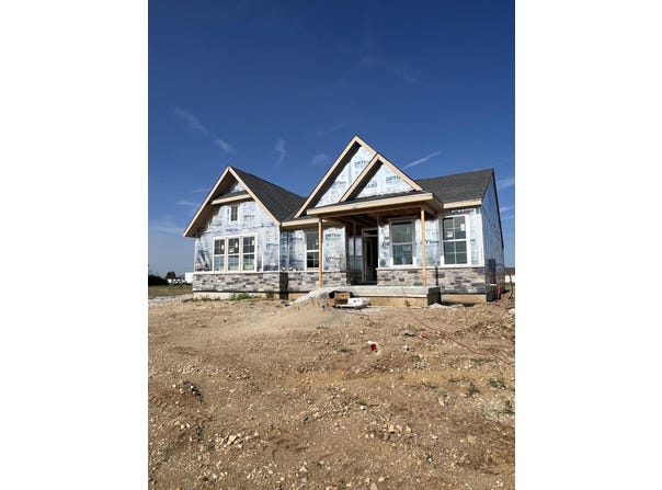 407 Winters Way Lane, Springfield, OH 45505