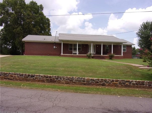 700 N Main ST, Coal Hill, AR 72832