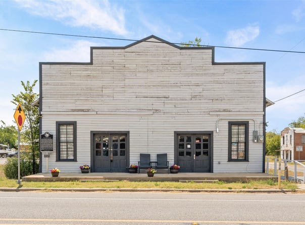 413 W Batte St, Cameron, TX 76520