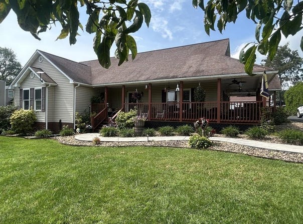 135 Pleasant Pine Dr, Max Meadows, VA 24360