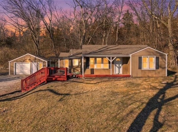 20118 E TRUMAN Road, Independence, MO 64056