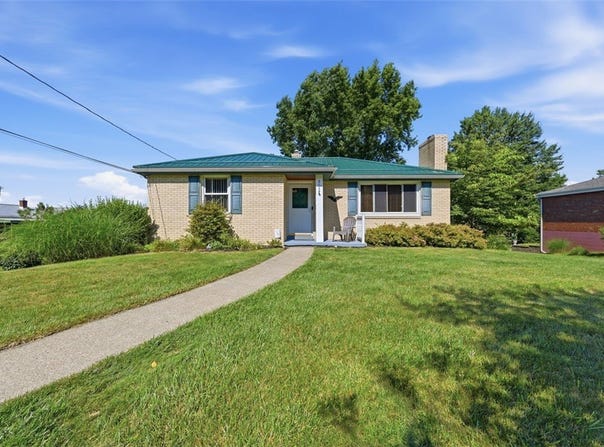 9117 Plateau Dr, McCandless, PA 15237