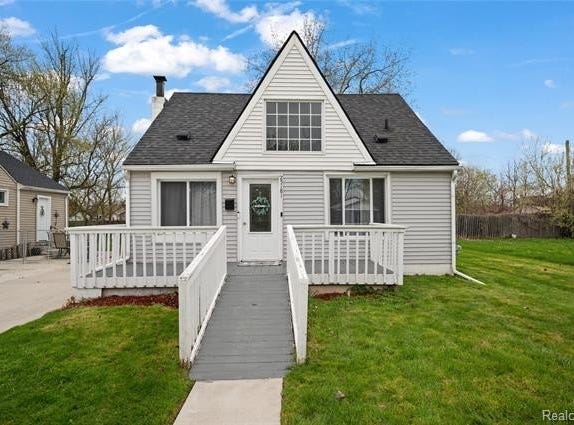 25181 Lawn Street, Roseville, MI 48066