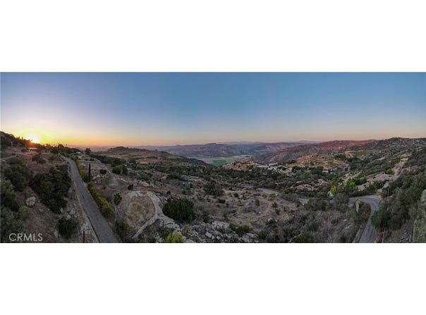 Highland Valley Road, Escondido, CA 92025