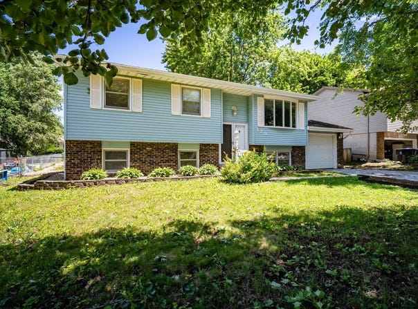 120 Ginger Creek Court, Bloomington, IL 61704
