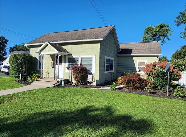 37 Maple Street, Auburn, NY 13021