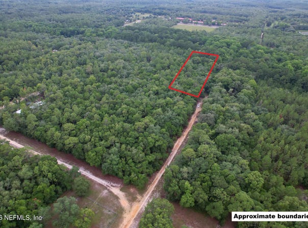 HURON Street, Interlachen, FL 32148