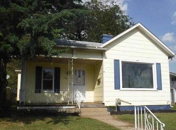 146 Pleasant St, Circleville, OH 43113