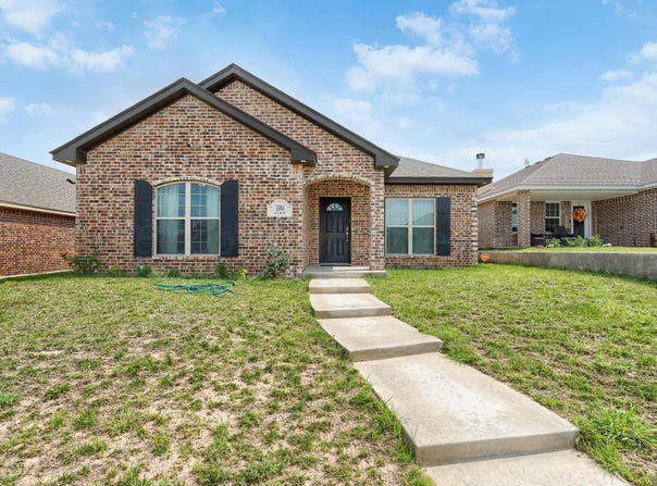 1504 Fox Hunt Avenue, Amarillo, TX 79108-4326