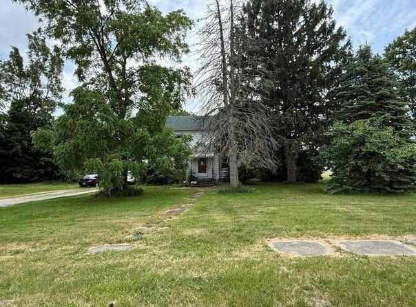 221 Caldwell Rd, Bradner, OH 43406
