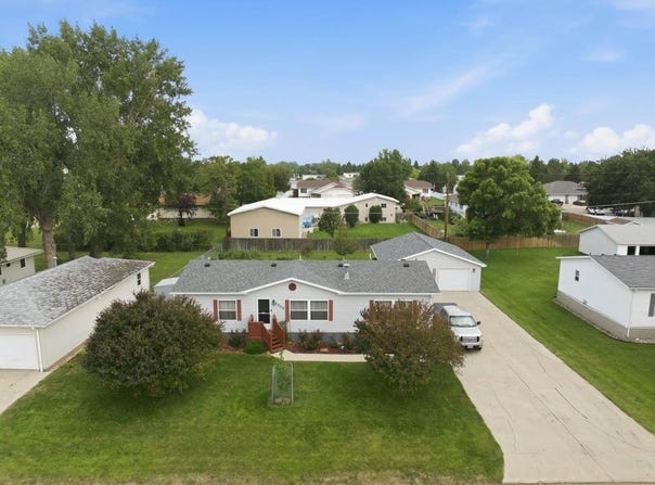 2909 1st ST, Minot, ND 58701