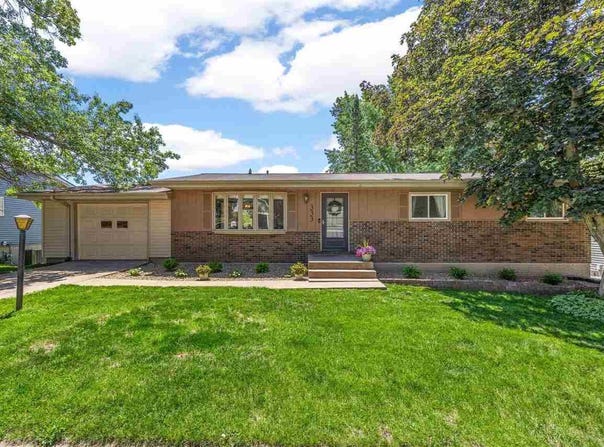 333 E 6th St, Solon, IA 52333