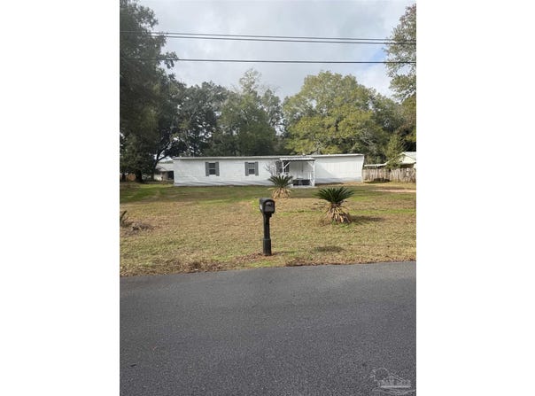 5227 Chestnut Ave, Pace, FL 32571