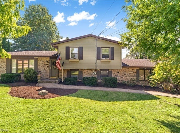 6216 College Street SW, Navarre, OH 44662