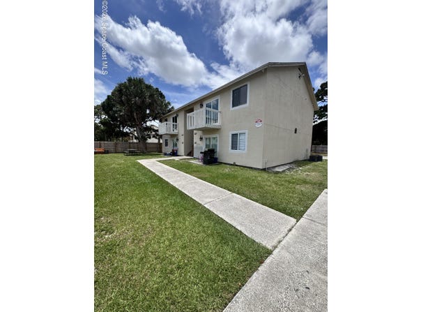 2012 Tree Ridge Lane NE, Palm Bay, FL 32905