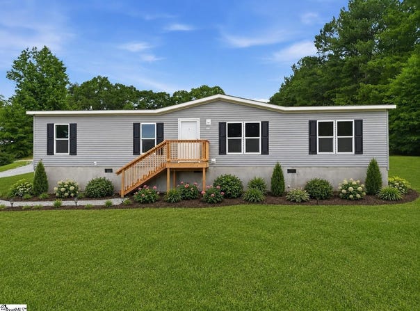 104 Tomahawk Drive, Easley, SC 29640