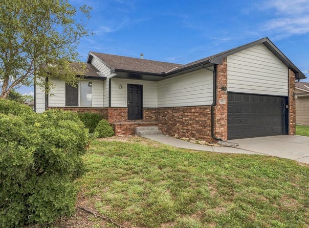 1012 E Winding Lane, Derby, KS 67037