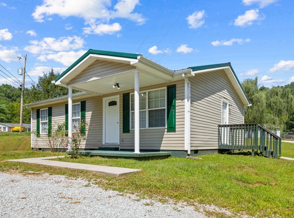 48 Crescent Road, Manchester, KY 40962