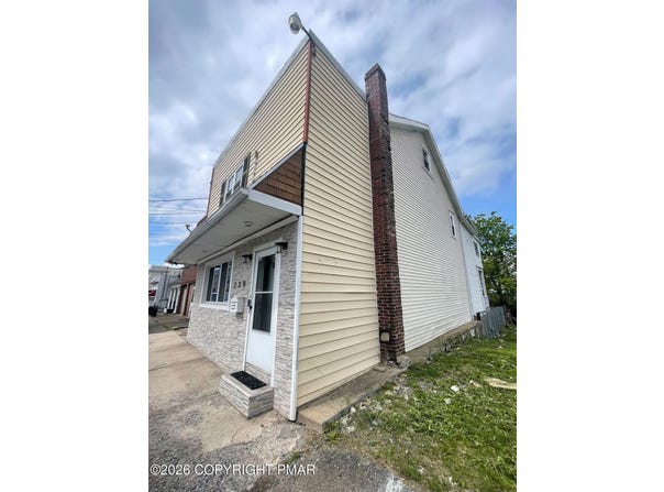 239 E Chestnut Street, Hazleton, PA 18201