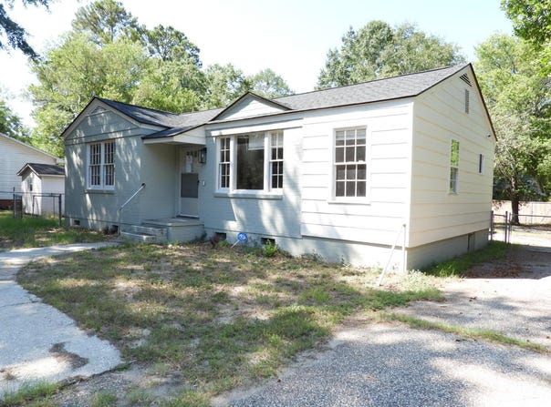 16 Brooks Street, Sumter, SC 29150